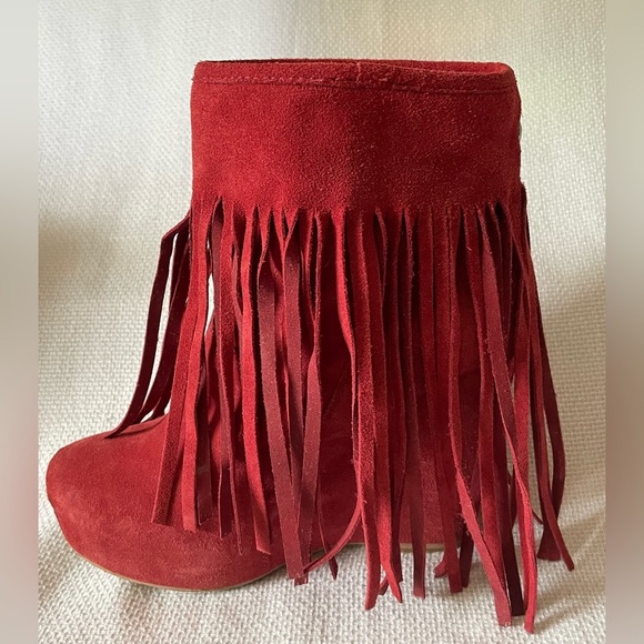 Koolaburra Red Suede Fringe Ankle Boots - Picture 5 of 12